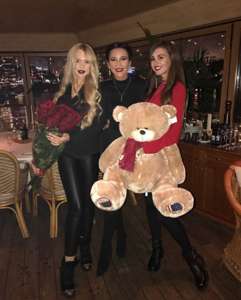 Ольга Бузова. Фото скриншот instagram.com/p/BZttKbpjgJ7/?hl=ru&taken-by=buzova86