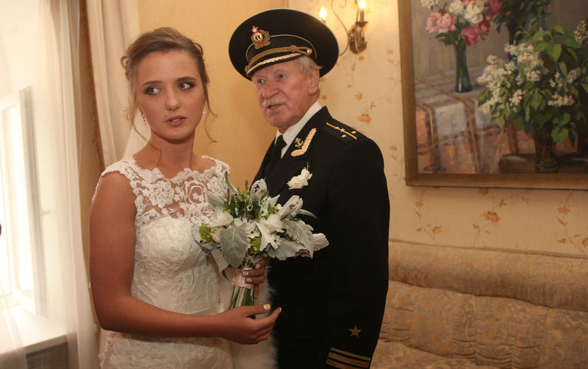 Иван Краско официально развёлся с 28-летней женой