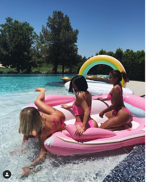 Скриншот https://www.instagram.com/kyliejenner/.