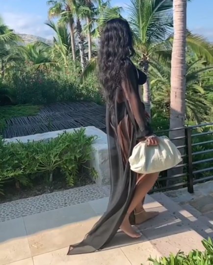 Рианна. Фото скриншот @badgalriri