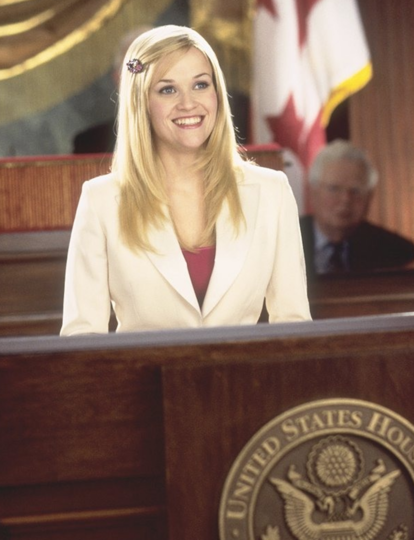 Риз Уизерспун в фильме "Блондинка в законе". Фото кадр из фильма