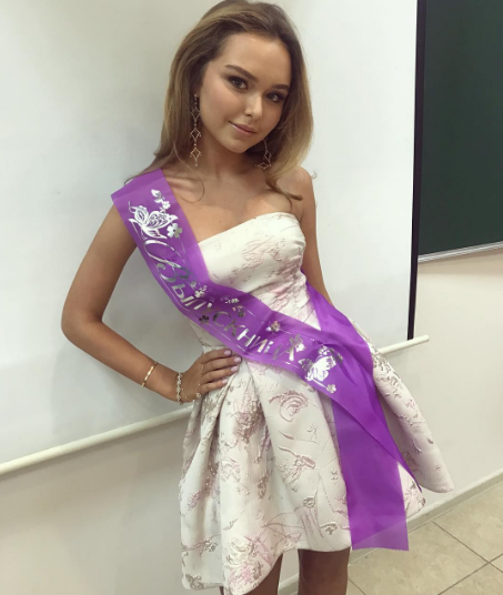 Стефания Маликова на выпускном. Фото Instagram Стефании Маликовой.