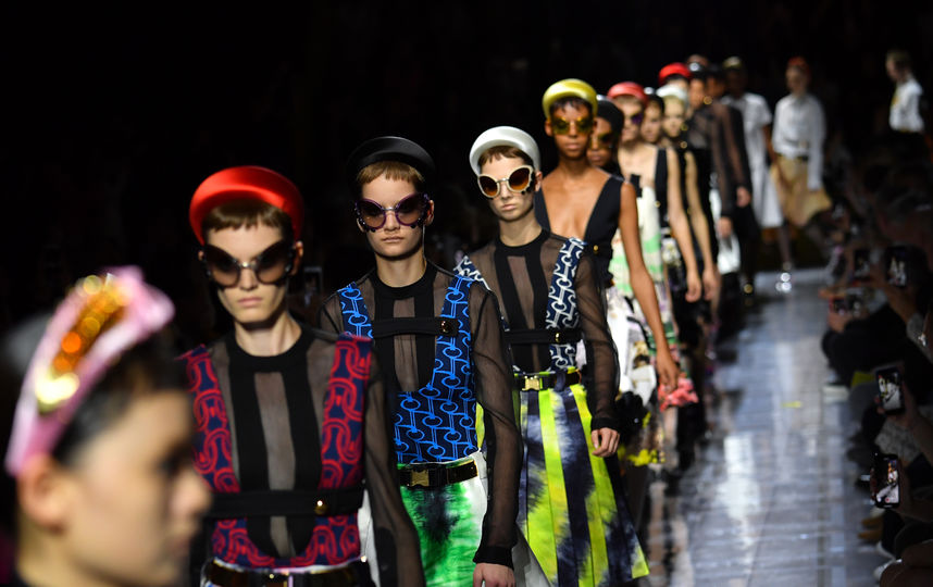 Показ Prada на Неделе моды в Милане. Фото AFP