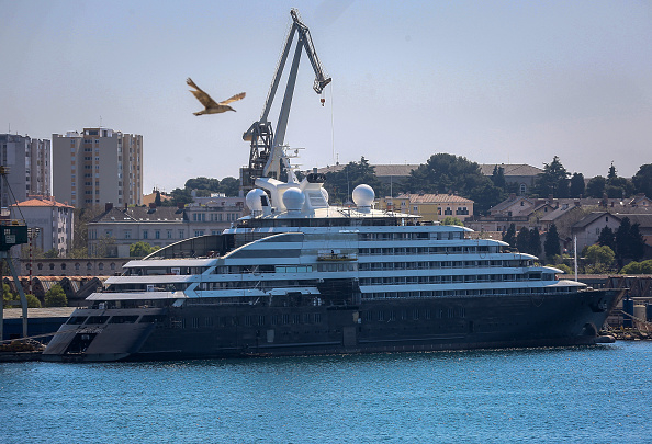 На такой яхте Scenic Eclipse звёзды могут отправиться в круиз. Фото Getty