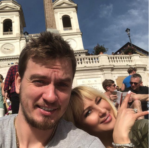 Лера Кудрявцева с мужем Игорем Макаровым. Фото www.instagram.com/leratv