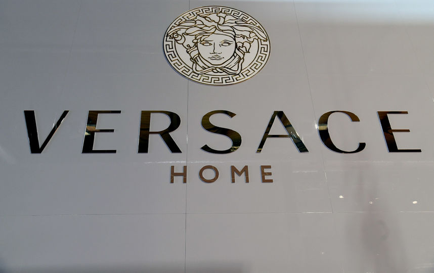 Эмблема компании Versace – медуза Ронданини. Фото Getty
