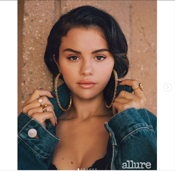 Селена Гомес снялась в фотосессии для Allure. Фото скриншот: instagram.com/selenagomez/