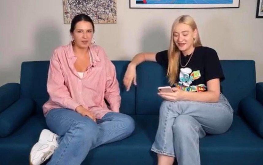 Порция самых нашумевших новостей от подруг Маши и Лены. Фото Скриншот Youtube