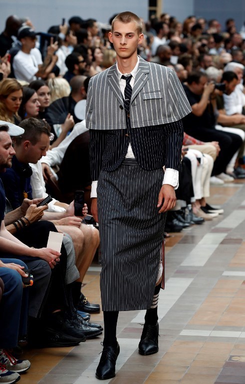 Показ Тома Брауна на Неделе моды в Париже. Фото AFP