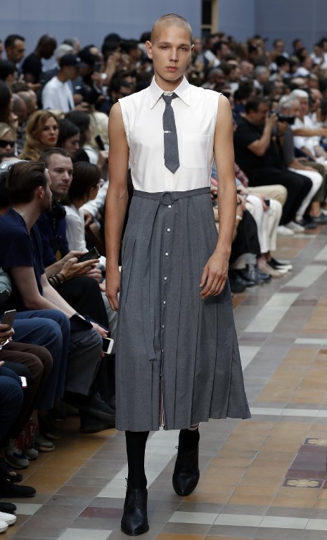 Показ Тома Брауна на Неделе моды в Париже. Фото AFP