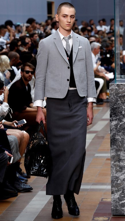 Показ Тома Брауна на Неделе моды в Париже. Фото AFP