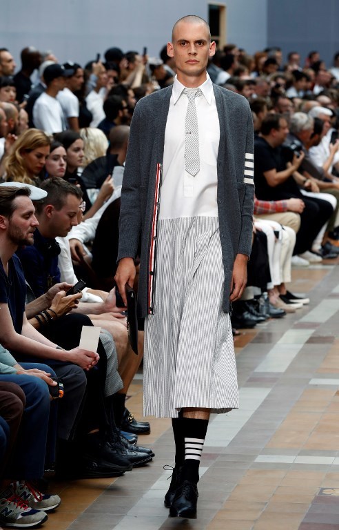 Показ Тома Брауна на Неделе моды в Париже. Фото AFP