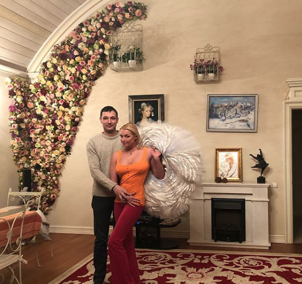 Анастасия Волочкова с Михаилом. Фото Скриншот Instagram: volochkova_art