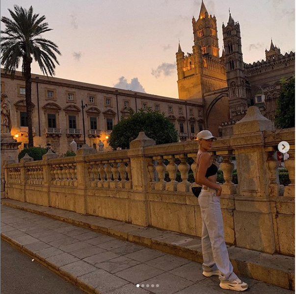 Сейчас пара отдыхает в Италии. Фото скриншот  instagram.com/nastyaivleeva/