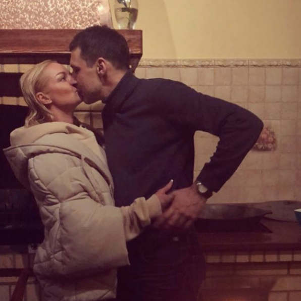 Анастасия Волочкова с Михаилом. Фото Скриншот Instagram: volochkova_art