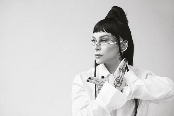 Наргиз Закирова. Фото скриншот: instagram.com/nargizzakirova_official