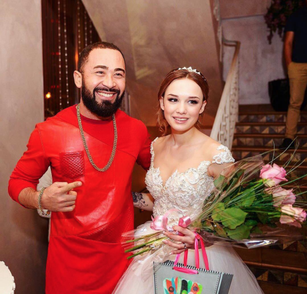 instagram.com/_diana_shurygina_/?hl=ru.