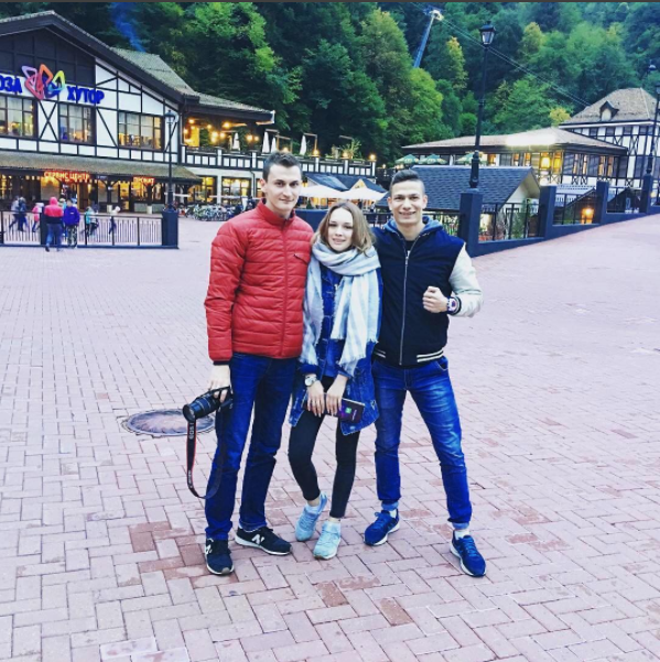 instagram.com/_diana_shurygina_/?hl=ru.