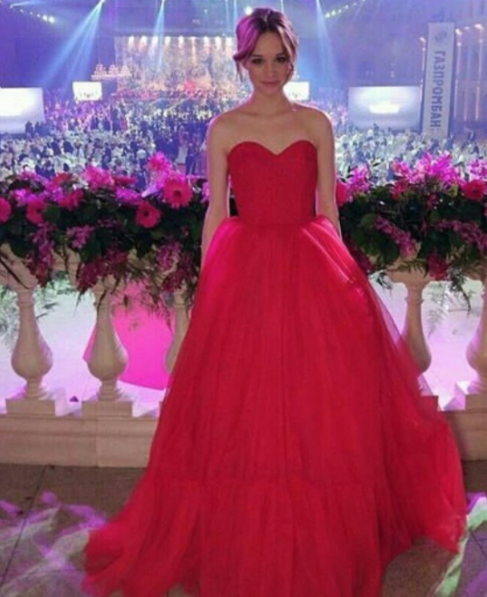 instagram.com/_diana_shurygina_/?hl=ru.