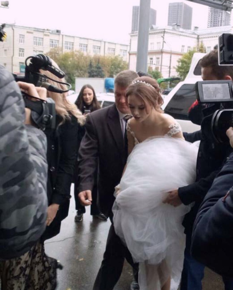 instagram.com/_diana_shurygina_/?hl=ru.