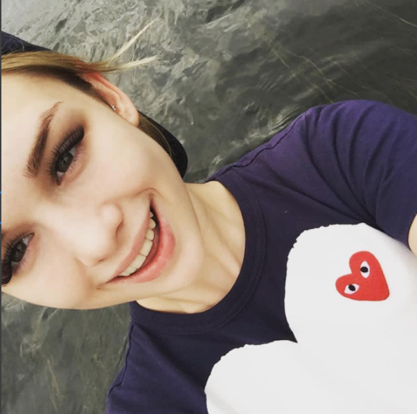 instagram.com/_diana_shurygina_/?hl=ru.