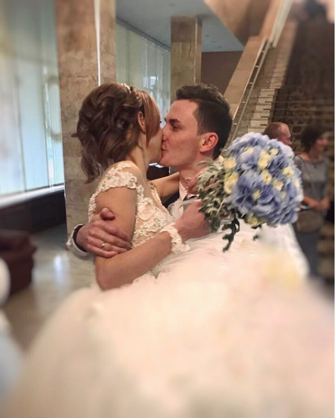 instagram.com/_diana_shurygina_/?hl=ru.