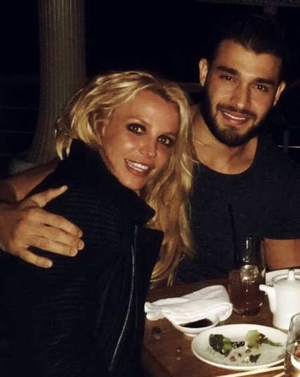 Бритни Спирс и Сэм Асгари. Фото www.instagram.com/britneyspears