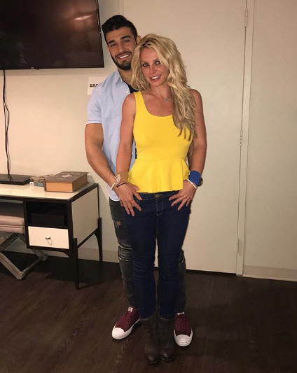 Бритни Спирс и Сэм Асгари. Фото www.instagram.com/britneyspears
