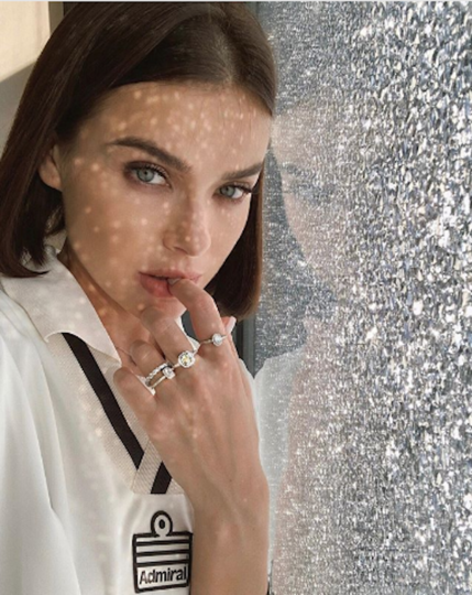 Экс-участница группы Serebro Елена Темникова. Фото www.instagram.com/lenatemnikovaofficial