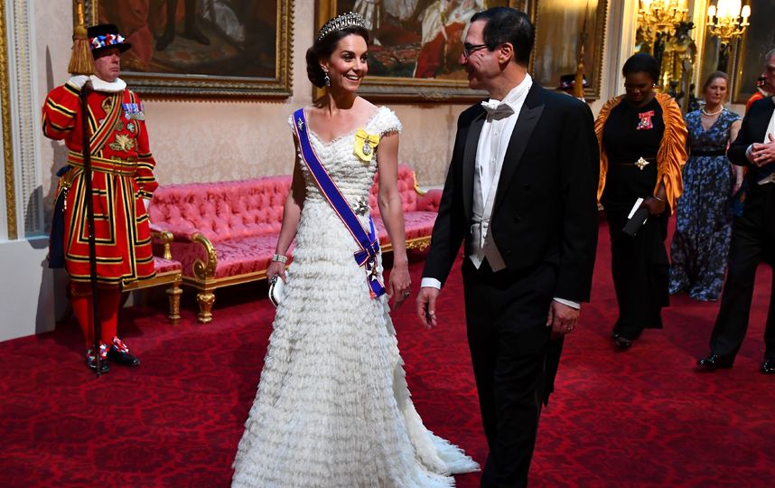 Кейт Миддлтон и  министр финансов США Стивен Мнучин. Фото AFP