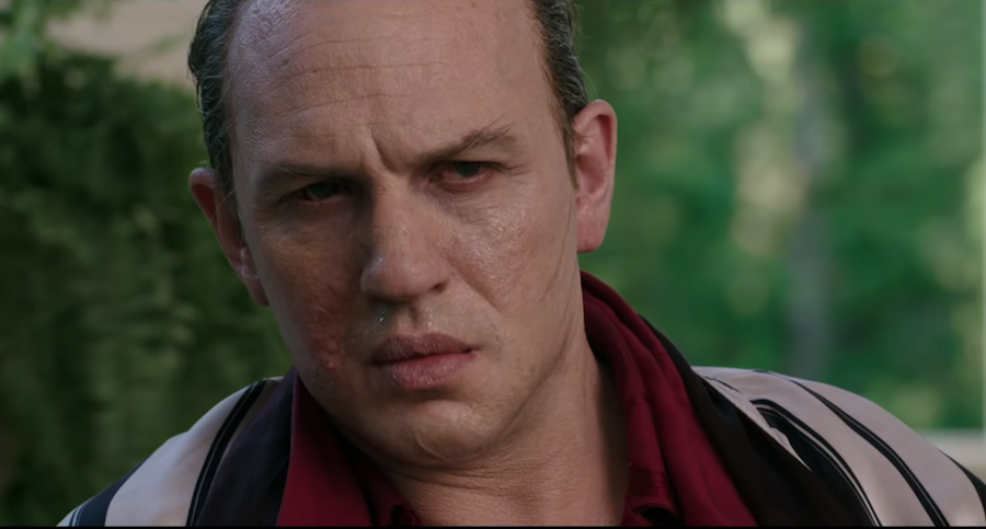 Загримированный Том Харди в роли Аль Капоне. Фото кадр из фильма