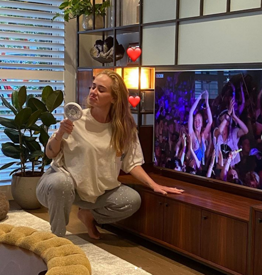 Поклонники не узнали певицу. Фото скриншот Instagram @adele