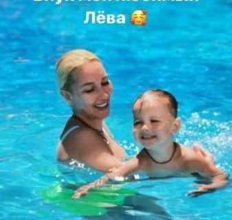 Лера Кудрявцева с внуком.