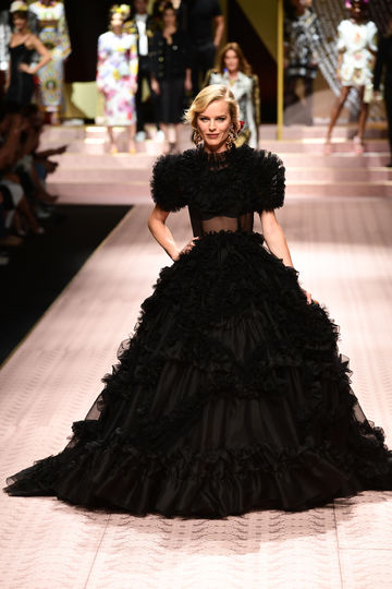 Топ-модель Ева Герцигова на показе Dolce&Gabbana. Фото AFP