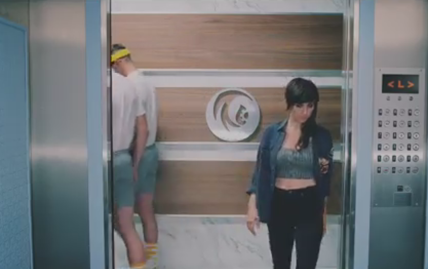 Кадр из песни группы "LIGHTS". Фото Скриншот Youtube