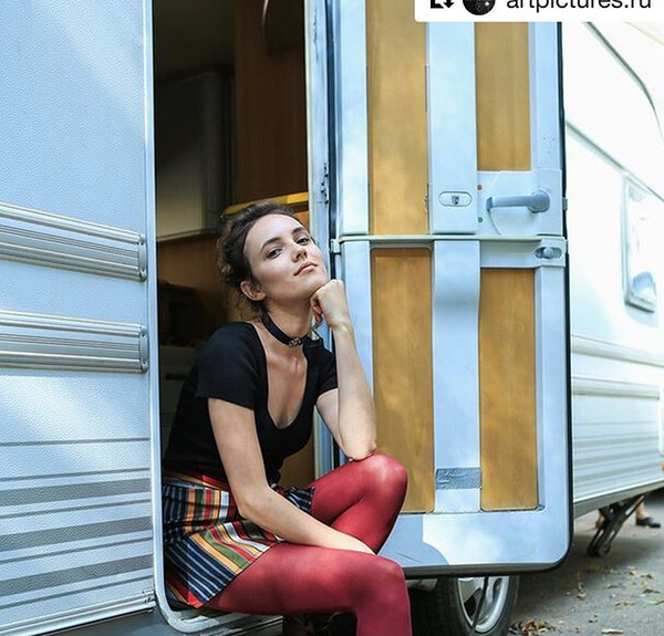 Актриса Стася Милославская, новая возлюбленная актёра. Фото скриншот: instagram.com/milostasii/