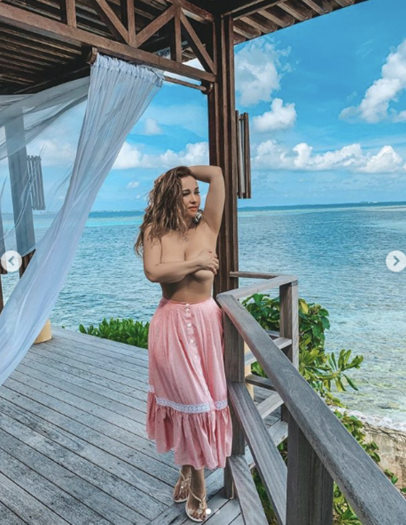 Tojik juftliklarida jinsiy aloqa U qoli bilan mushukni onanizm qiladi