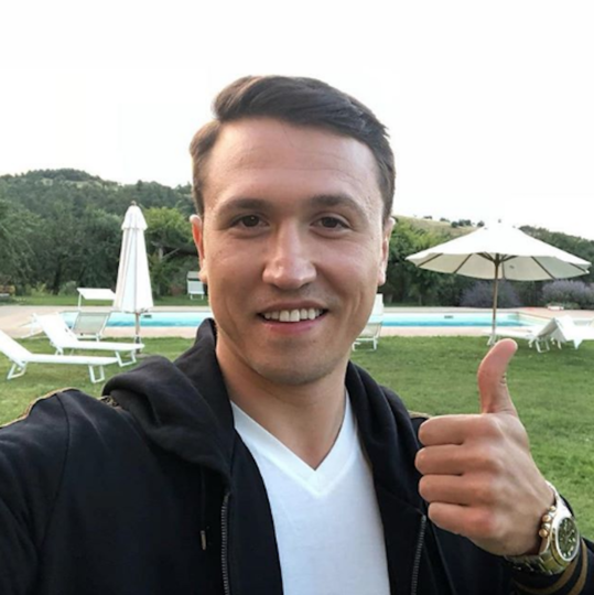 Участник шоу "Замуж за Бузову" Евгений Назаров. Фото Instagram/nazarovevgeny.ru