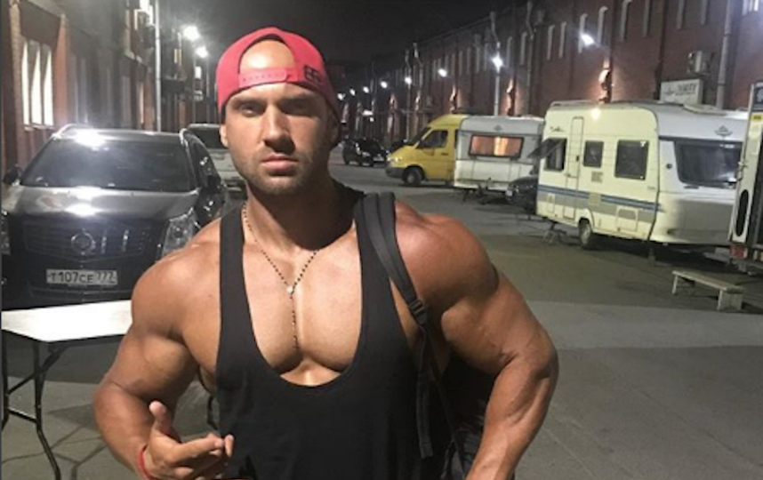 Участник шоу "Замуж за Бузову" Александр Сабанин. Фото Instagram/alexandersabanin