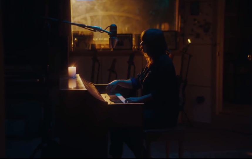 В этот раз наш рейтинг возлавила Cat Power с треком Me Voy. Фото Скриншот Youtube