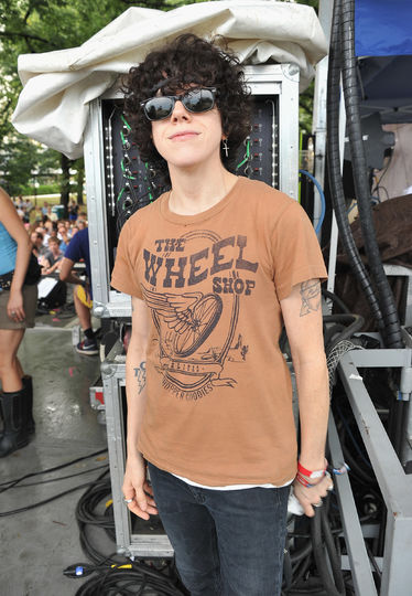 Лаура Перголицци выступает под инициалами LP. Это американская певица итальянского происхождения, автор-исполнитель. И она возглавляет наш хитпарад. Фото Getty