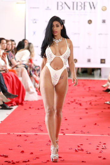 Показ BeautyNTheBox в рамках Cannes Fashion Week 2019. Фото Getty