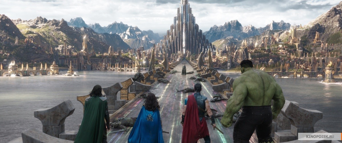 Кадр из фильма "Тор: Рагнарёк" . Фото kinopoisk.ru
