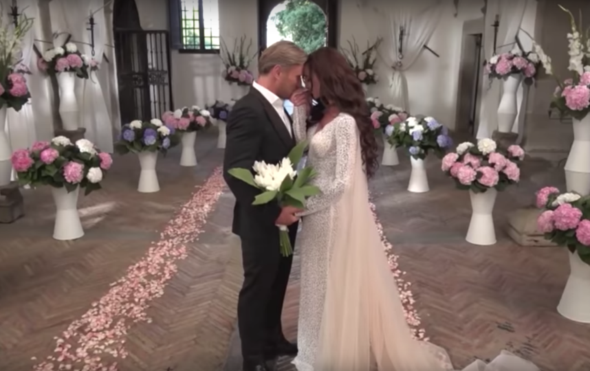 Ольга Бузова и Денис Лебедев в финале шоу "Замуж за Бузову". Фото Скриншот, Скриншот Youtube