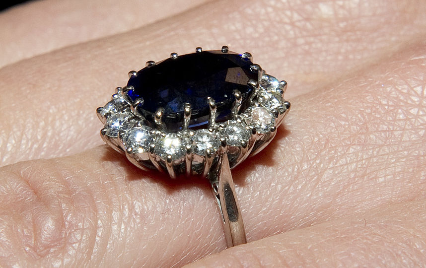 То самое кольцо принцессы Дианы, которое сейчас носит Кейт Миддлтон. Фото Getty