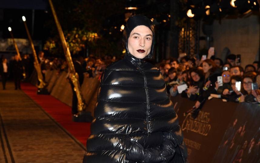 Эзра Миллер на премьере "Фантастических тваре" в Париже. Фото Getty