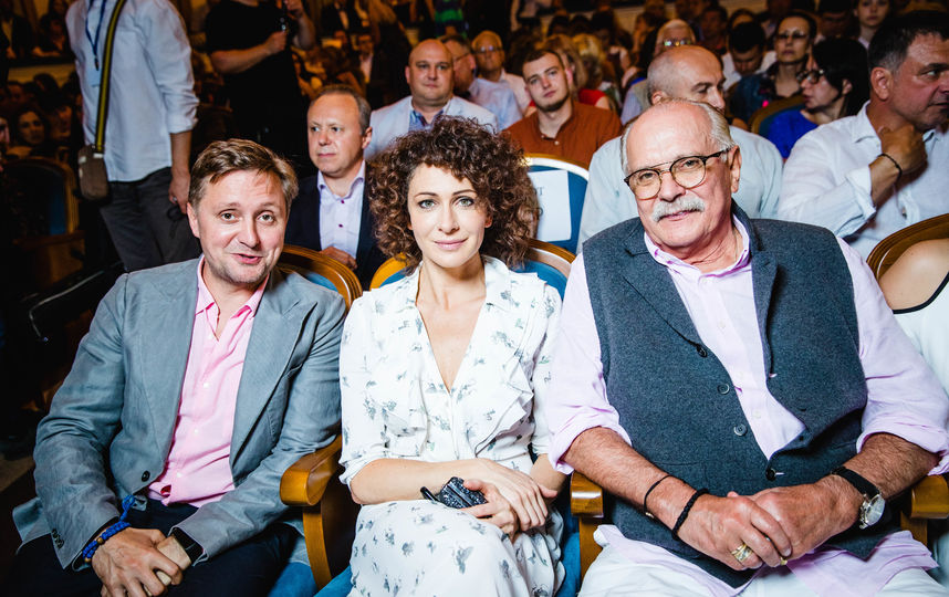 Артем Михалков, Ксения Раппопорт и Никита Михалков. Фото Анна Темерина.