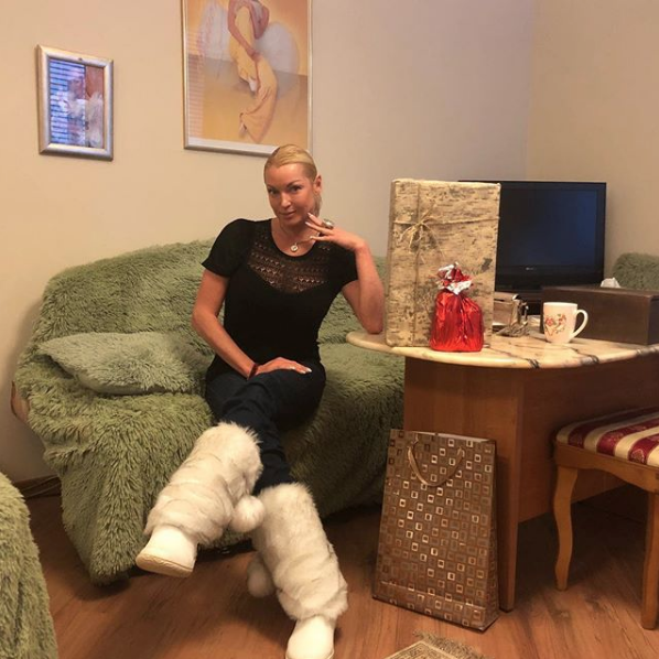 "Двигается, как слон": поклонники обвинили Волочкову в неумении танцевать
