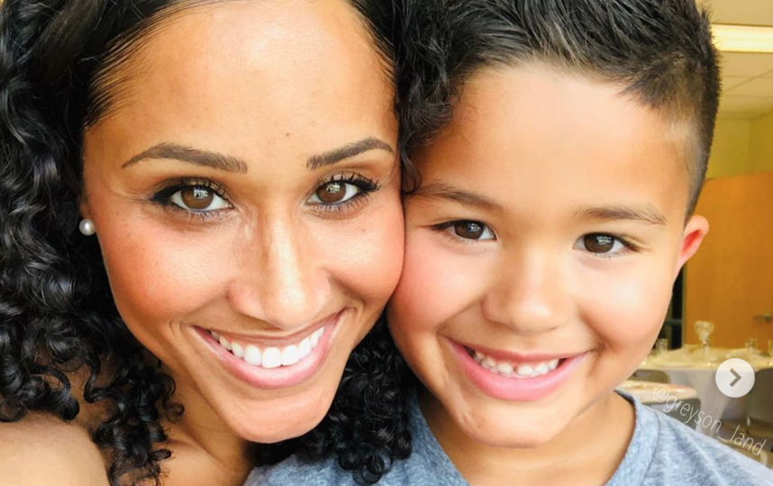 Акишу Лэнд на некоторых фотографиях легко спутать с Меган Маркл. Фото Instagram.com/greyson_land