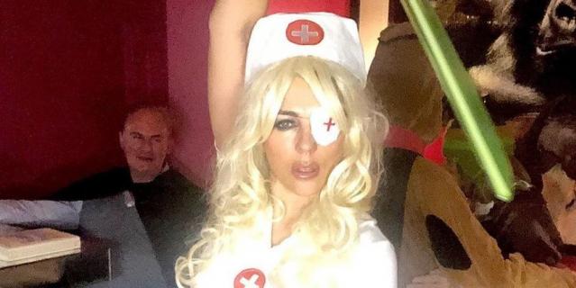 Элизабет Хёрли.